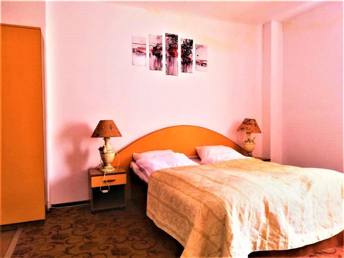Hotel Dolce Far Niente Брашов Экстерьер фото