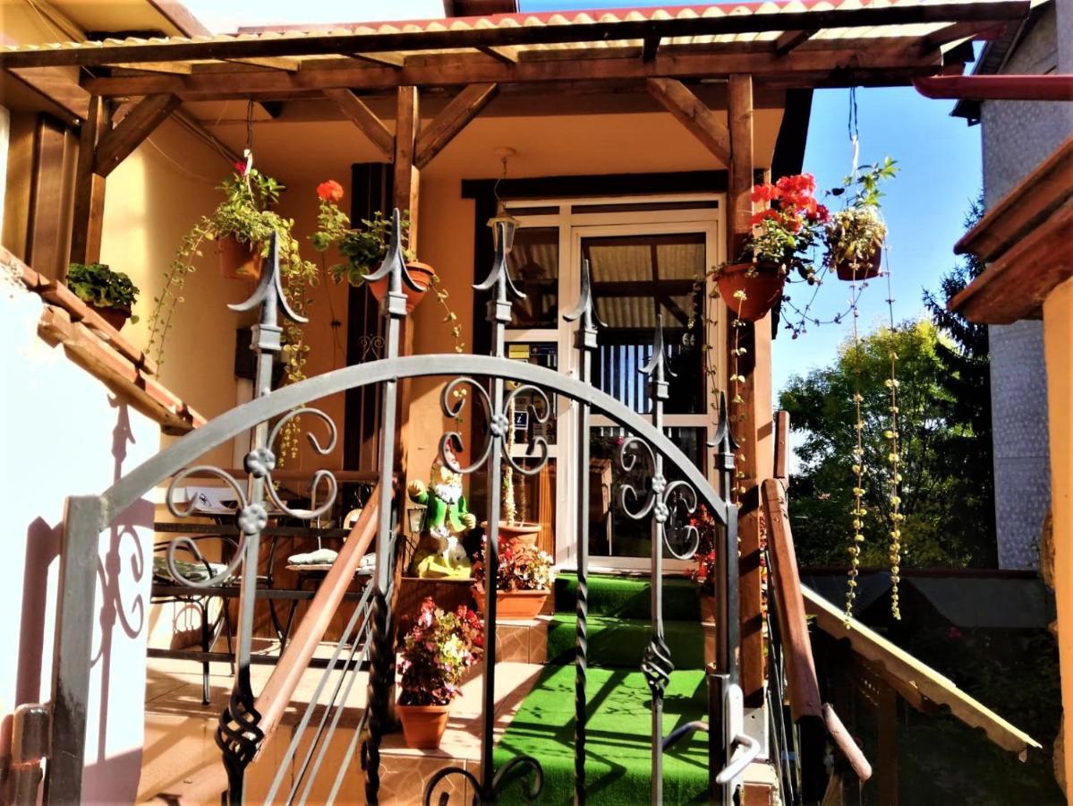 Hotel Dolce Far Niente Брашов Экстерьер фото