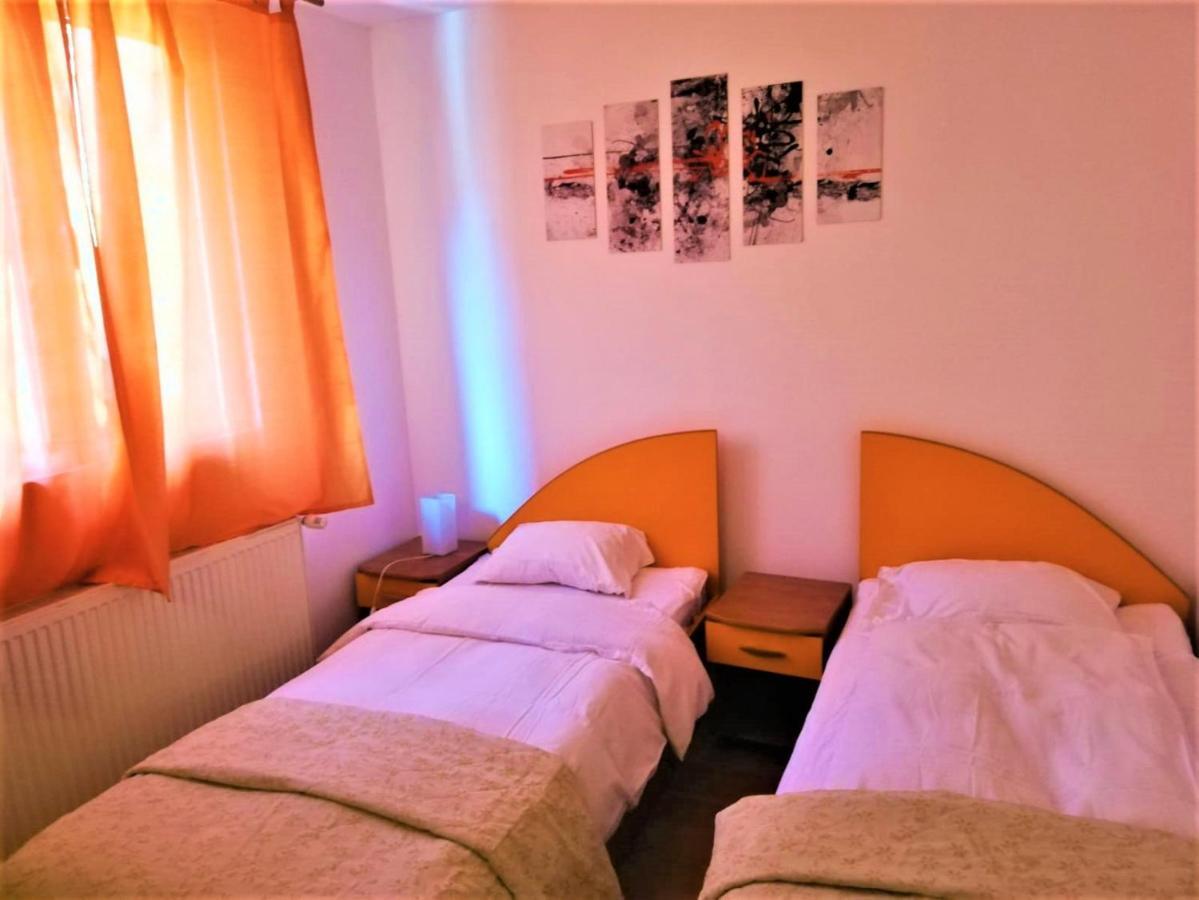 Hotel Dolce Far Niente Брашов Экстерьер фото